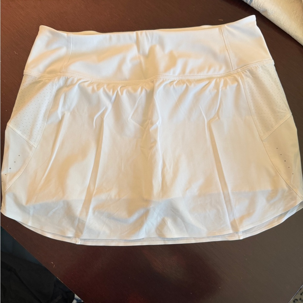 Athleta Run With It skort — White Athletic Skirt — medium